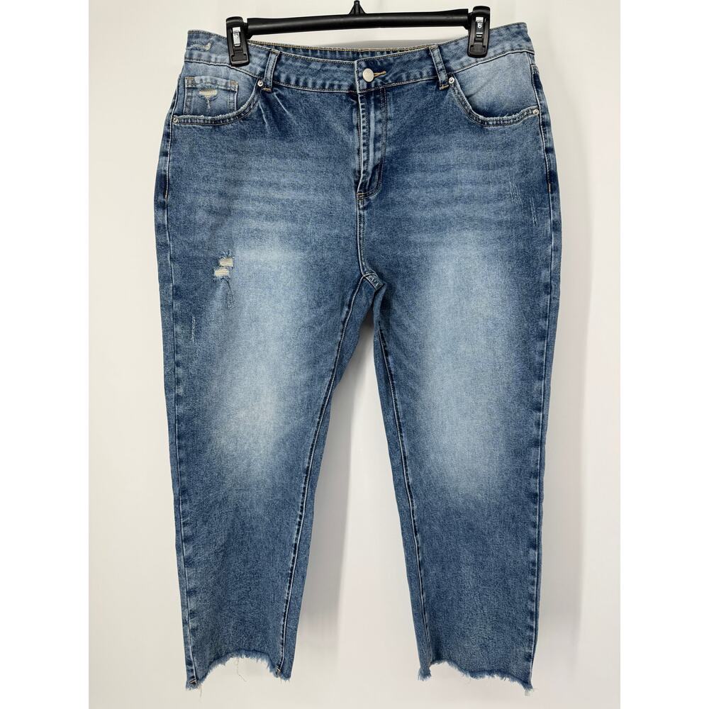 Flamingals Plus Size 16 to 18  Distressed Crop Jeans Raw Hem NWOT